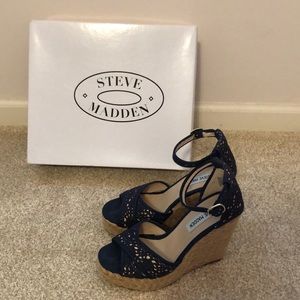 Steve Madden Platform Wedge Sandals. 6. Navy.